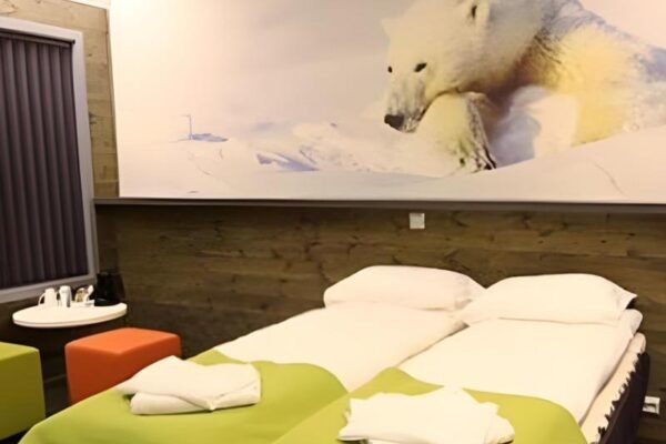 Svalbard Hotell | Polfareren
