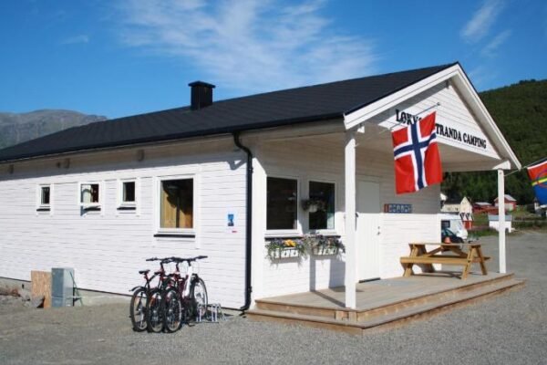 Løkvollstranda camping As