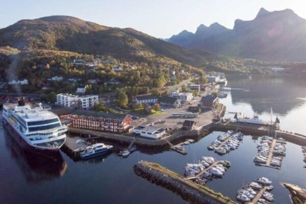 Ørnes Hotell