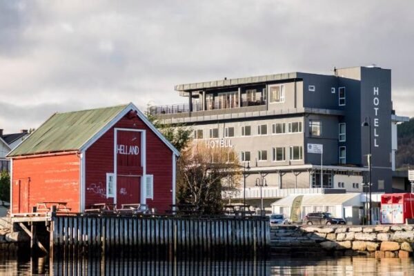 Vestnes Fjordhotell