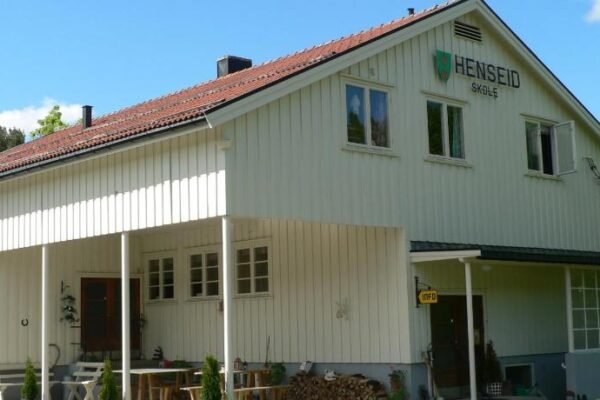 Henseid Skole