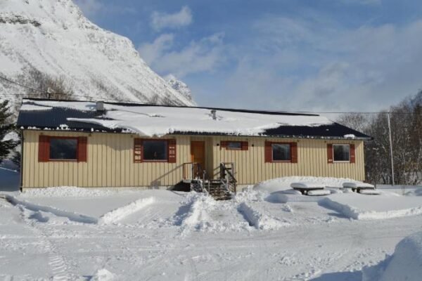 Lyngenfjord, Frøyas hus