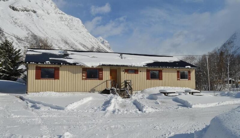 Lyngenfjord, Frøyas hus