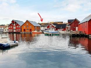 person holiday home in Bud