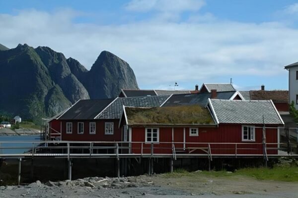 Reine Rorbuer – By Classic Norway Hotels