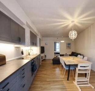 3 bedroom apartment in heart of Voss with parking