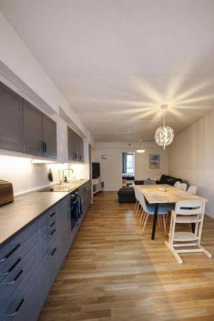 3 bedroom apartment in heart of Voss with parking