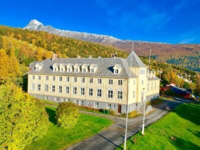 Solhov, Castle of the Lyngen Alps
