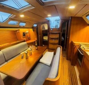 Sailboat 39ft Sleep 6 in Heart of City Centre in Fredrikstad