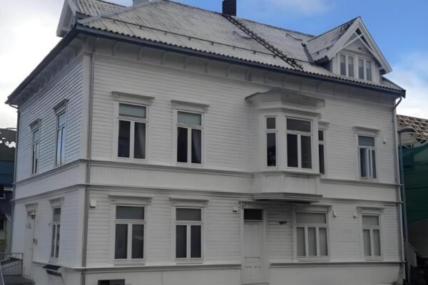Enter Viking Hotel