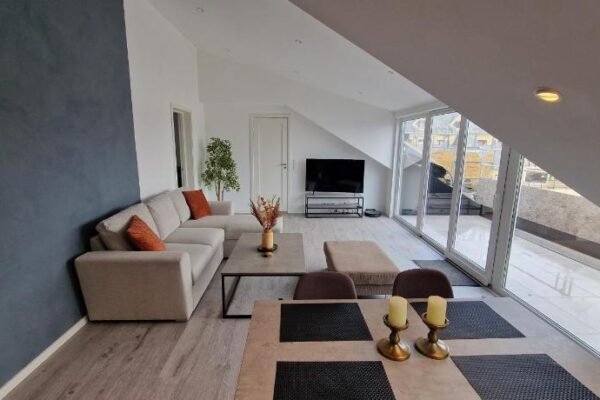 Lovely 2-bedroom loft with panoramic view.