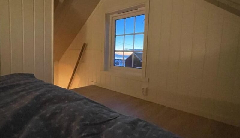 Lofoten_Beach_Eggum_Cabin