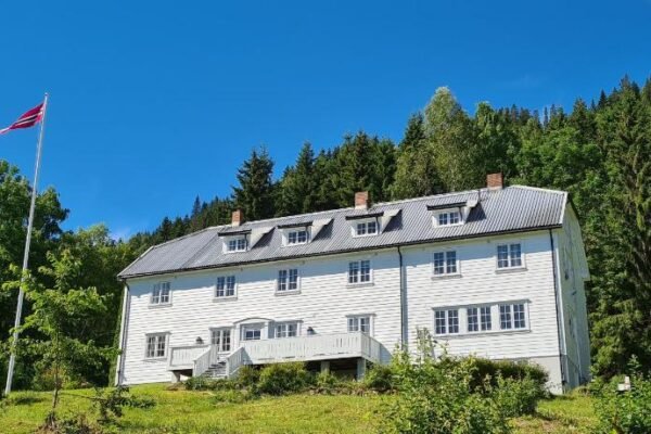 VILLA HASSELBAKKEN