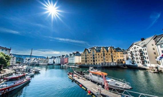 Alesund Apartment with free parking
