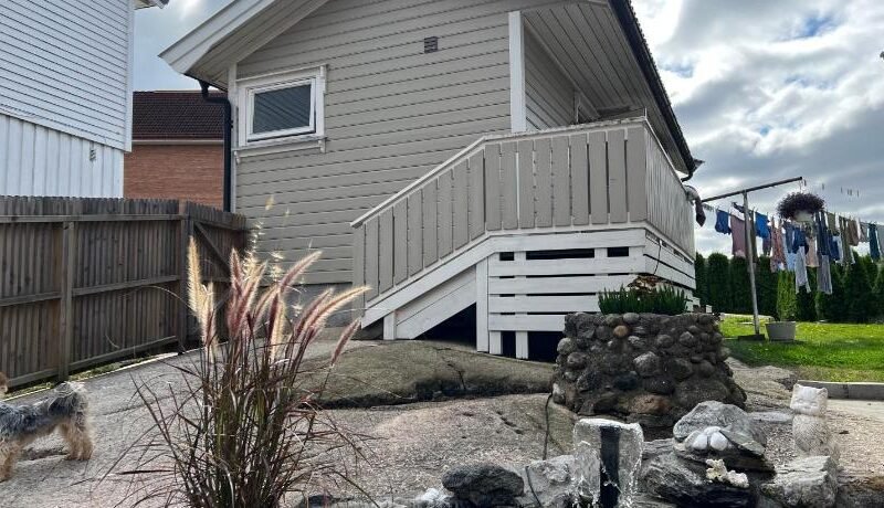 Sentralt i Fredrikstad, gratis parkering og varmepumpe med AC