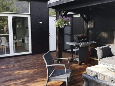 Gjestehus i Sogndal med utsikt over fjord og fjell