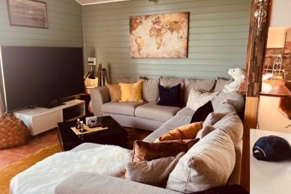 Cheerful cabin with sauna and great views