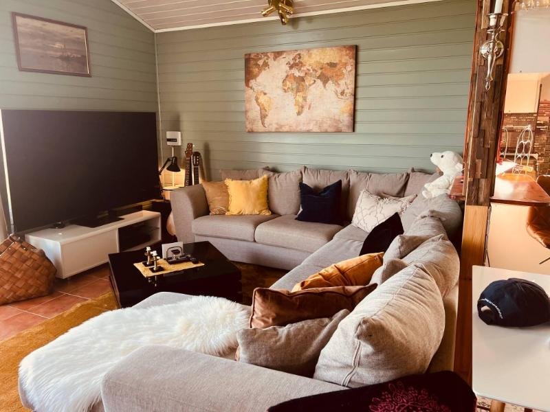 Cheerful cabin with sauna and great views