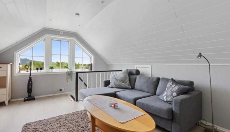 Leilighet med gratis parkering og WiFi