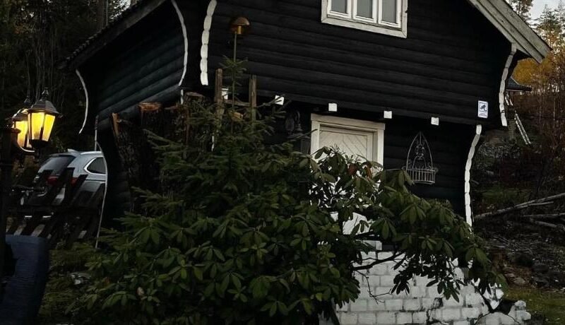 Stabbur Steinbekken, back to basic primitive overnight, no shower, shared toilet