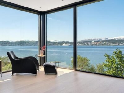 Oceanfront penthouse duplex wamazing view!