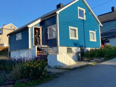 Blue House II at the end of the World