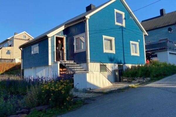 Blue House II at the end of the World