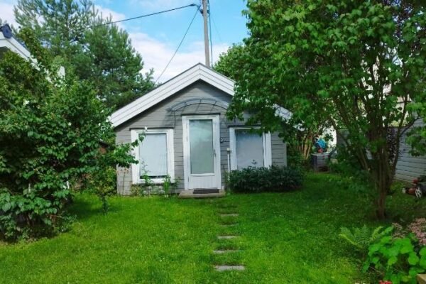 Guest House in the Garden