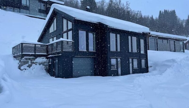 Hodlekvevegen 308 – Flott hytte midt i skisenteret