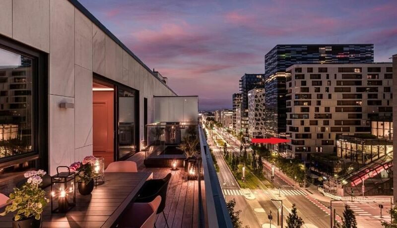 Spacious modern 3BR apartment at CENTRAL OSLO barcode