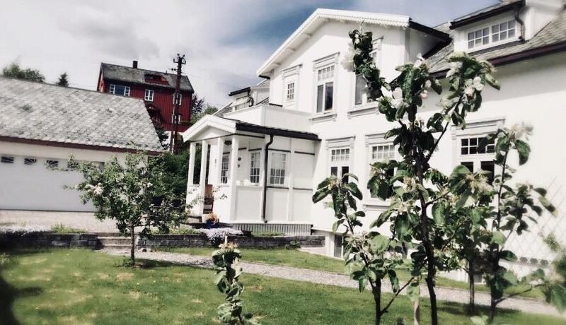 Bo i historisk bygning, kort vei til sentrum