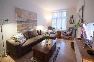 I. Cozy, quiet, good standard & 5 min to downtown