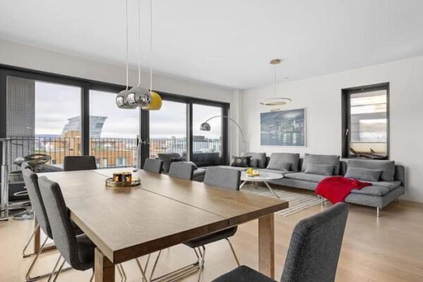 Modern 3bed room sea view apartment @ Oslo Barcode