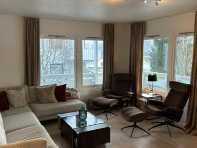 Arctic 3 room apartment – Aurora View – Free Parking