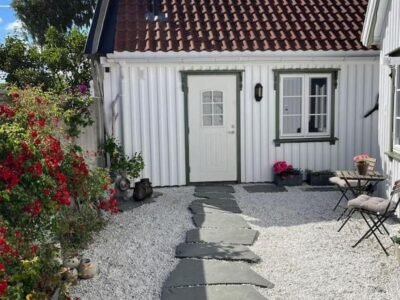 Idyllisk lite anneks med enestaende uteplass