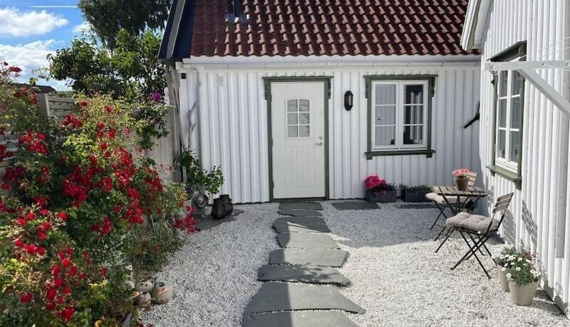 Idyllisk lite anneks med enestaende uteplass