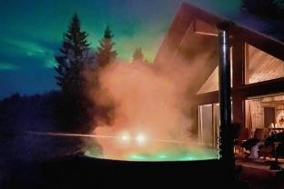 Modern Mountain Cabin – Outdoor Hot Tub – 8 Beds