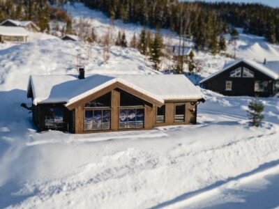 Moderne ski-in & ski-out hytte i Valdres, Norge – alt inkludert for ditt fjelleventyr