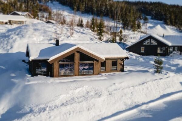 Moderne ski-in & ski-out hytte i Valdres, Norge – alt inkludert for ditt fjelleventyr