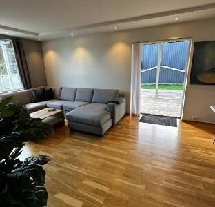 Bright Apartment with Patio and Garden