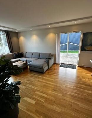 Bright Apartment with Patio and Garden