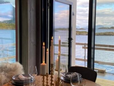 Waterfront apartment with panoramic sea view