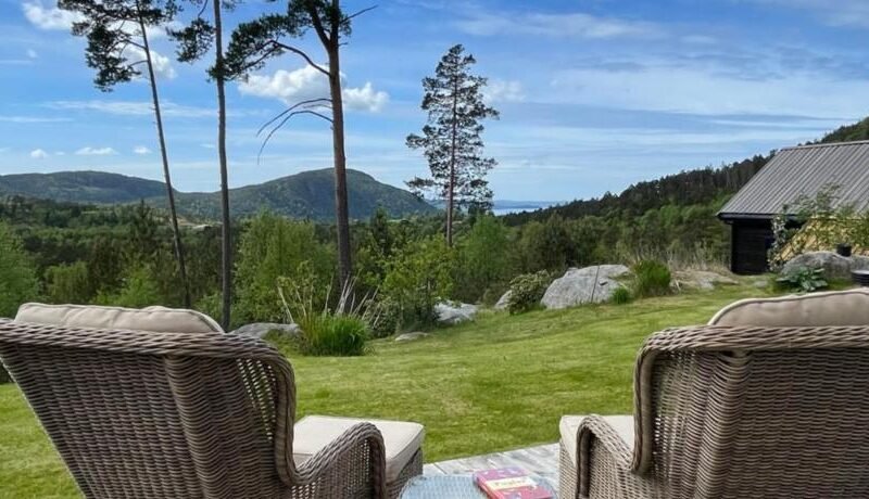 Cabin near Pulpit Rock