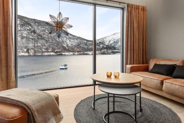 Toppleilighet pa bryggen i Sogndal med fantastisk utsikt