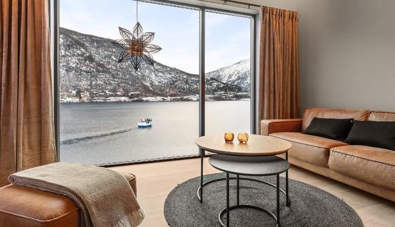 Toppleilighet pa bryggen i Sogndal med fantastisk utsikt