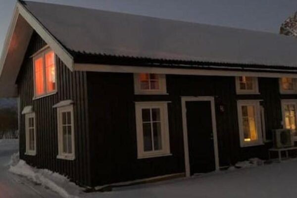 Lofoten- Feriehus Fjøsen