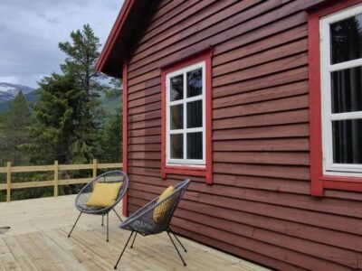 Tronstadbu- 1800s Cabin near Geirangerfjord & Slogen Hike