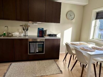 Modern Central Apartment Apt 204