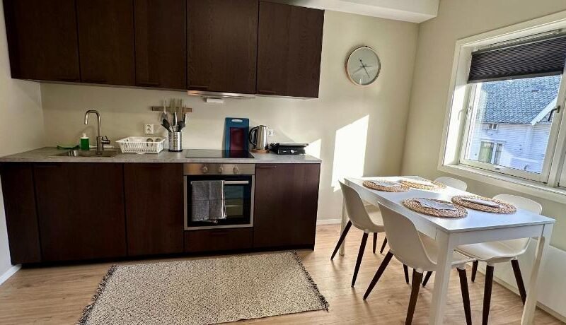 Modern Central Apartment Apt 204