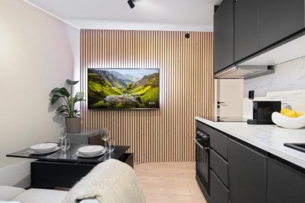 King bed – Behind Bryggen – Renovated des 23